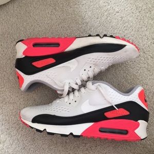 Nike air max shield pack